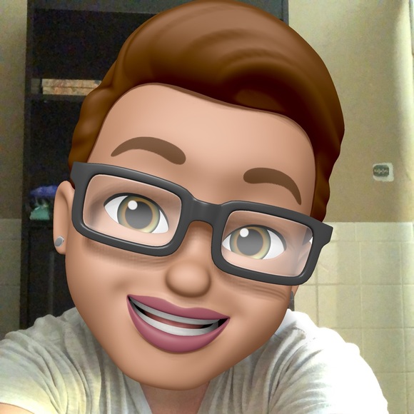 Meet your Posher, Emilee - Picture 1 of 1